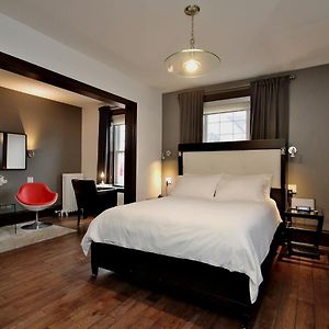 Deluxe Queen Room Fireplace